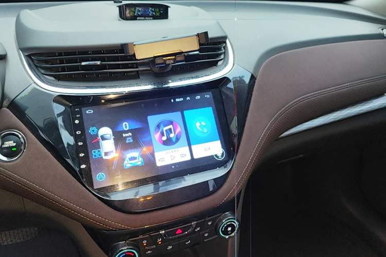 Used Chevrolet Malibu 2018 530T Automatic Fashion Edition Audio And AC Panel
