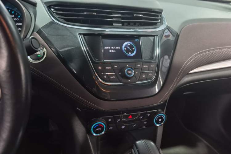 Used Chevrolet Malibu 2018 530T Automatic Fashion Edition Audio And AC Panel