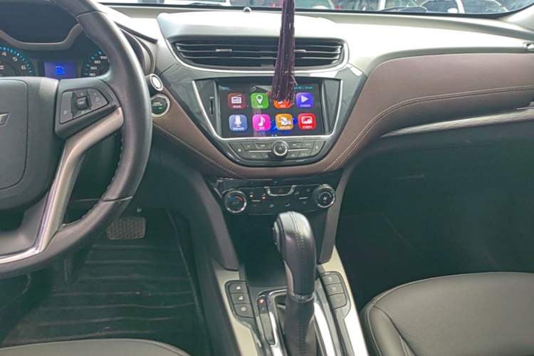 Used Chevrolet Malibu 2018 530T Automatic Luxury Edition Audio And AC Panel