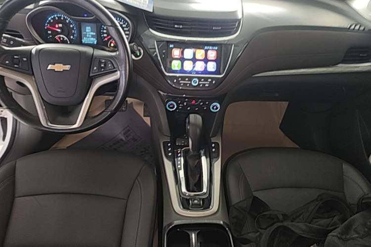Used Chevrolet Malibu 2018 530T Automatic Luxury Edition Audio And AC Panel
