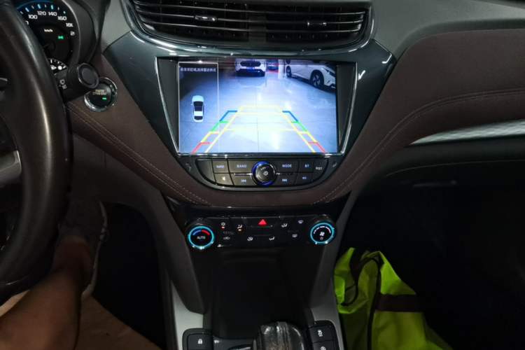 Used Chevrolet Malibu 2018 530T Automatic Fashion Edition Audio And AC Panel