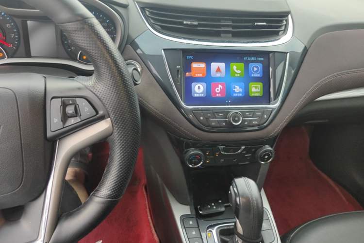 Used Chevrolet Malibu 2018 530T Automatic Luxury Edition Audio And AC Panel