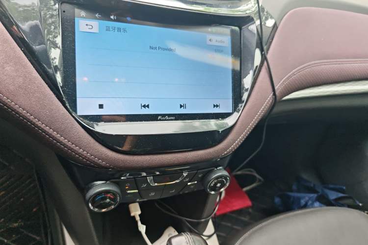 Used Chevrolet Malibu 2018 530T Automatic Fashion Edition Audio And AC Panel