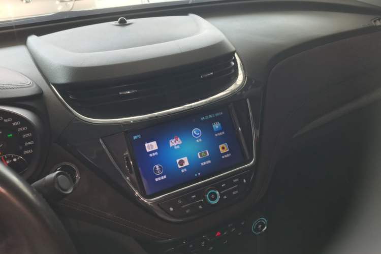 Used Chevrolet Malibu 2018 530T Automatic Luxury Edition Audio And AC Panel