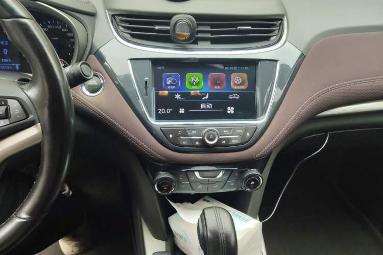 Used Chevrolet Malibu 2018 530T Automatic Luxury Edition Audio And AC Panel