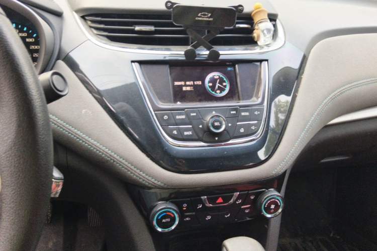 Used Chevrolet Malibu 2018 530T Automatic Comfort Edition Audio And AC Panel
