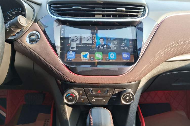 Used Chevrolet Malibu 2018 530T Automatic Fashion Edition Audio And AC Panel