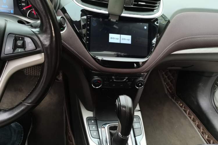 Used Chevrolet Malibu 2018 530T Automatic Fashion Edition Audio And AC Panel