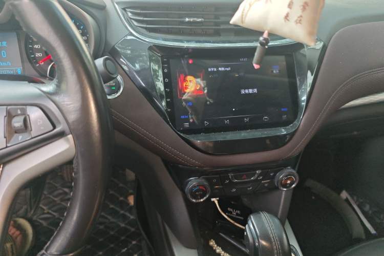 Used Chevrolet Malibu 2018 530T Automatic Fashion Edition Audio And AC Panel