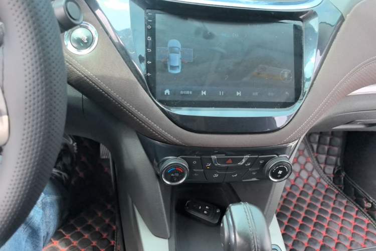 Used Chevrolet Malibu 2018 530T Automatic Fashion Edition Audio And AC Panel