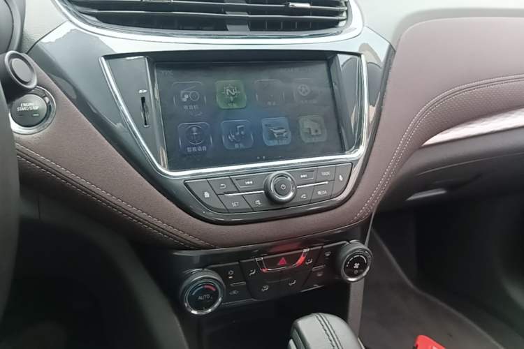 Used Chevrolet Malibu 2018 530T Automatic Luxury Edition Audio And AC Panel