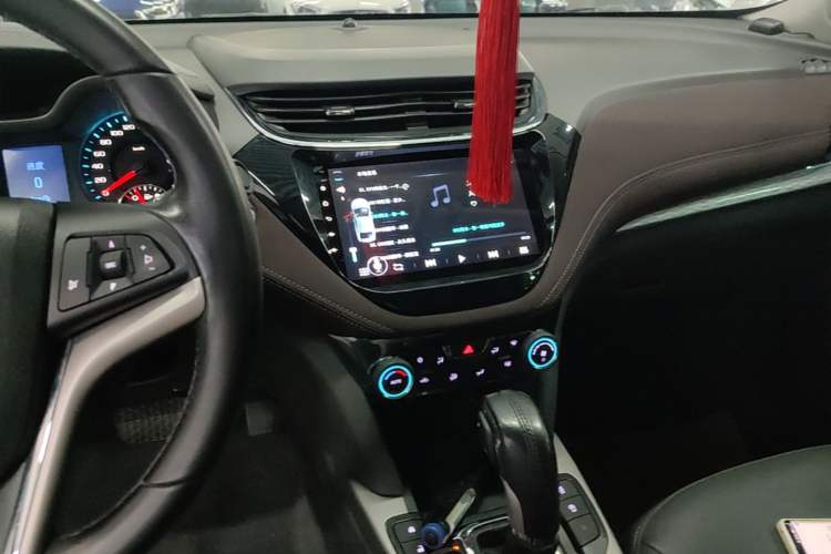 Used Chevrolet Malibu 2018 530T Automatic Fashion Edition Audio And AC Panel
