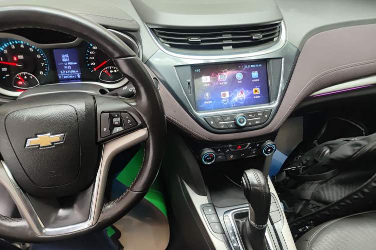 Used Chevrolet Malibu 2018 530T Automatic Luxury Edition Audio And AC Panel