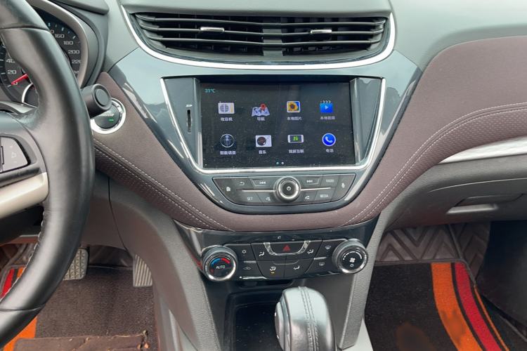 Used Chevrolet Malibu 2018 530T Automatic Luxury Edition Audio And AC Panel