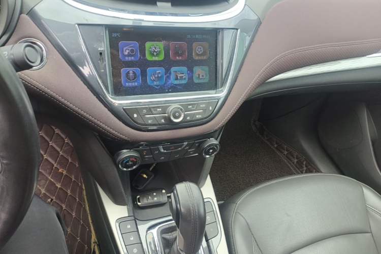 Used Chevrolet Malibu 2018 530T Automatic Luxury Edition Audio And AC Panel