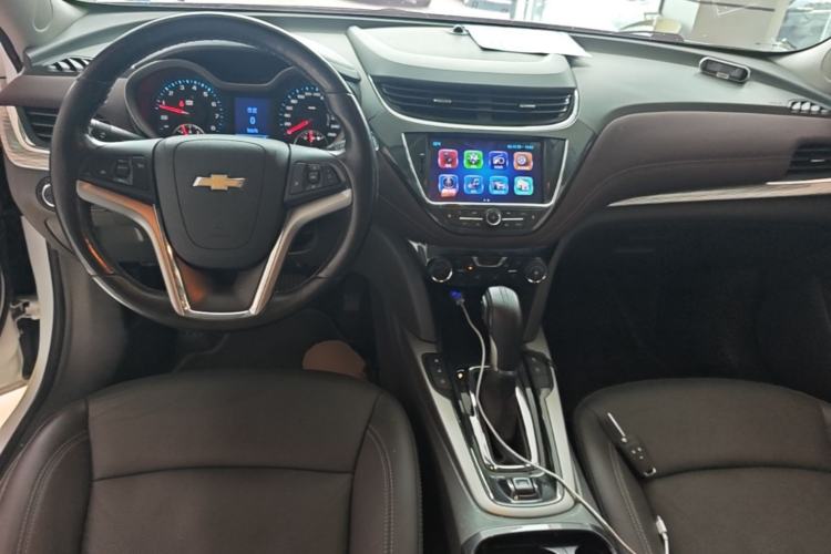 Used Chevrolet Malibu 2018 530T Automatic Fashion Edition Center Console