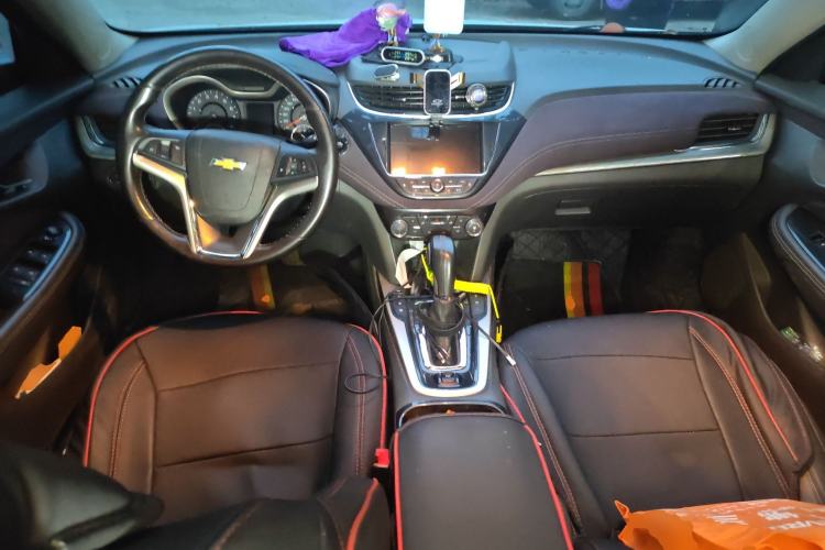 Used Chevrolet Malibu 2018 530T Automatic Luxury Edition Center Console