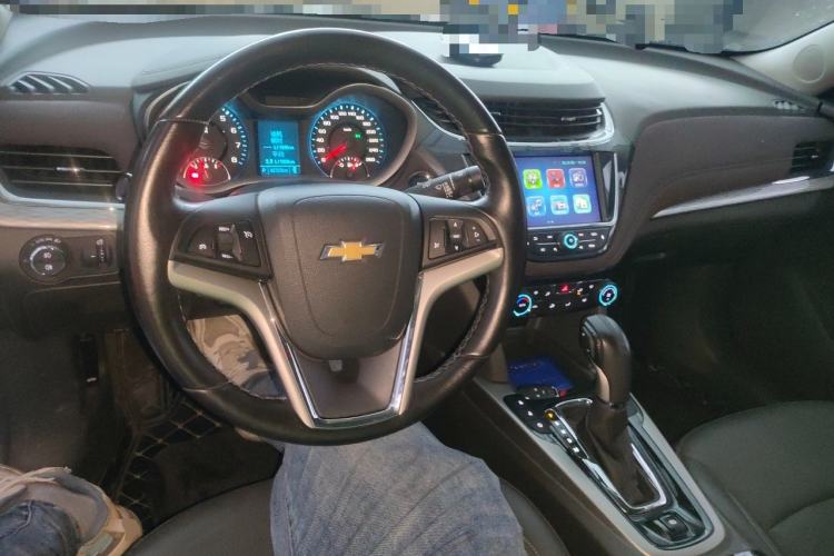Used Chevrolet Malibu 2018 530T Automatic Luxury Edition Center Console