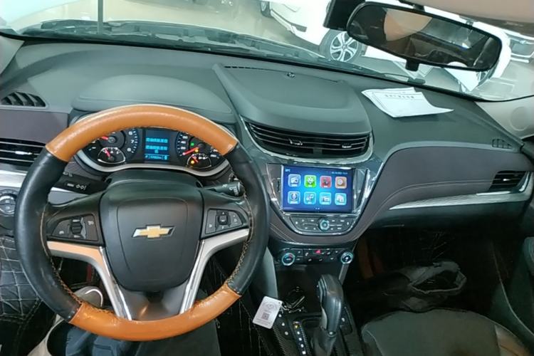 Used Chevrolet Malibu 2018 530T Automatic Luxury Edition Center Console