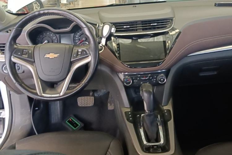 Used Chevrolet Malibu 2018 530T Automatic Fashion Edition Center Console