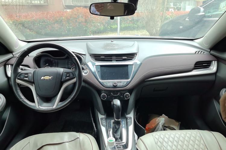 Used Chevrolet Malibu 2018 530T Automatic Luxury Edition Center Console