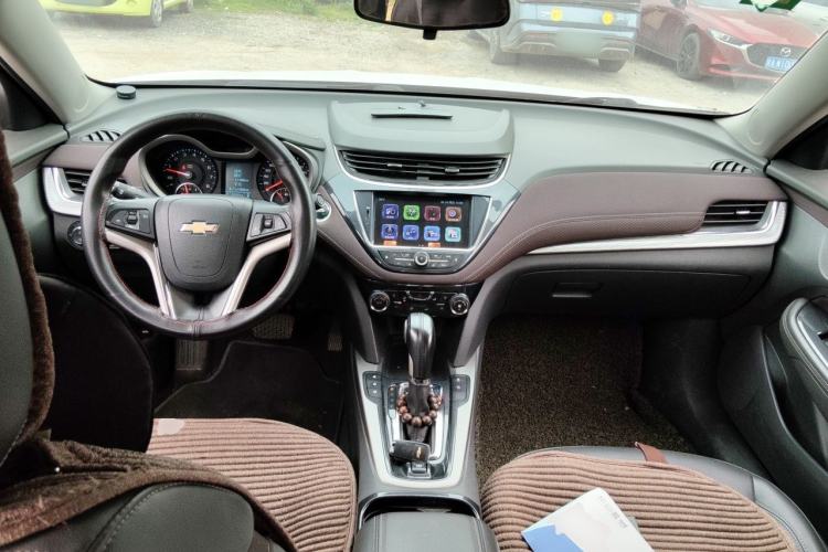 Used Chevrolet Malibu 2018 530T Automatic Luxury Edition Center Console