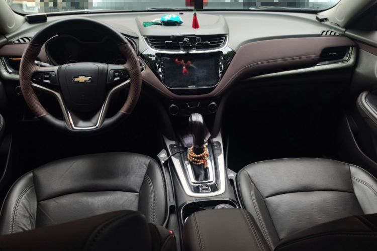 Used Chevrolet Malibu 2018 530T Automatic Luxury Edition Center Console