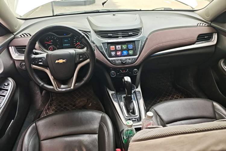 Used Chevrolet Malibu 2018 530T Automatic Luxury Edition Center Console