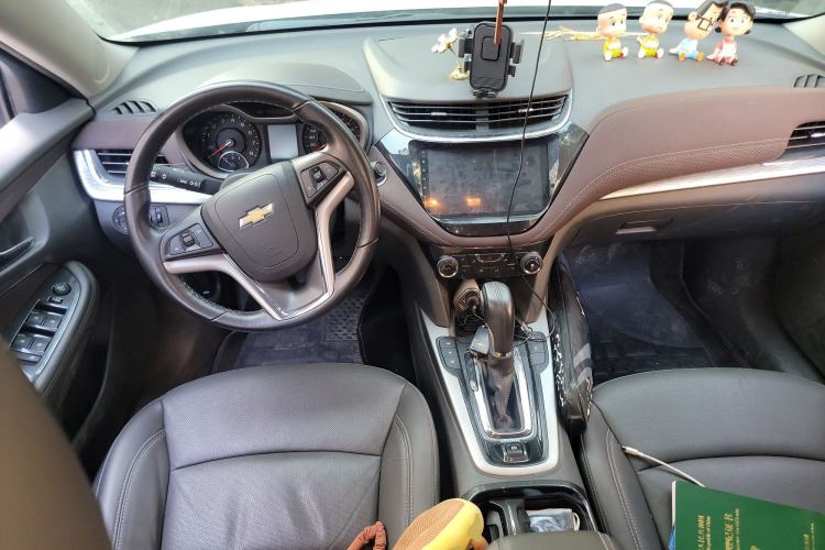 Used Chevrolet Malibu 2018 530T Automatic Fashion Edition Center Console