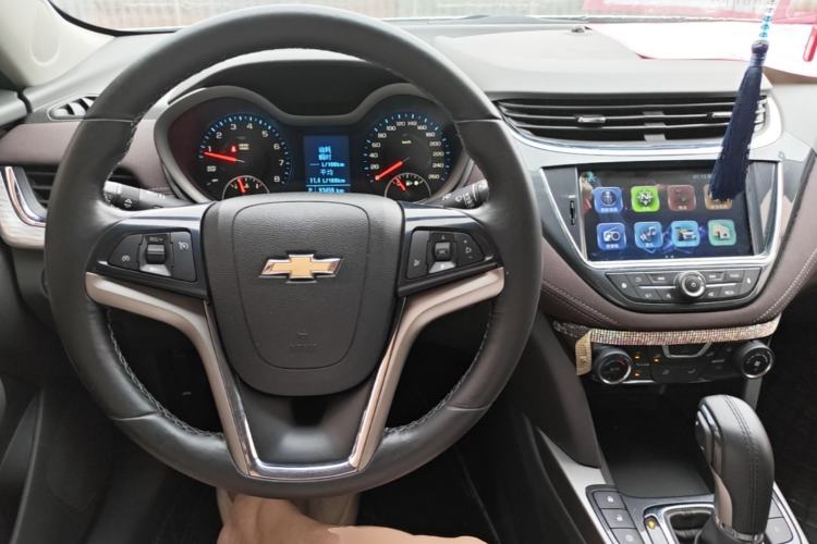 Used Chevrolet Malibu 2018 530T Automatic Luxury Edition Center Console