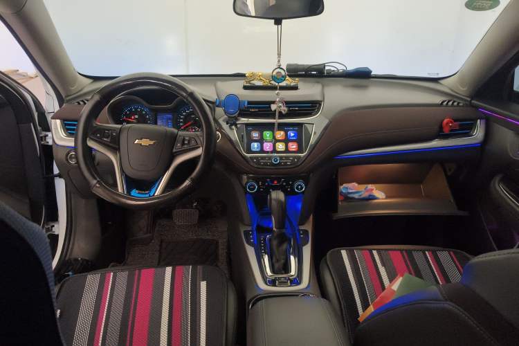 Used Chevrolet Malibu 2018 530T Automatic Luxury Edition Center Console