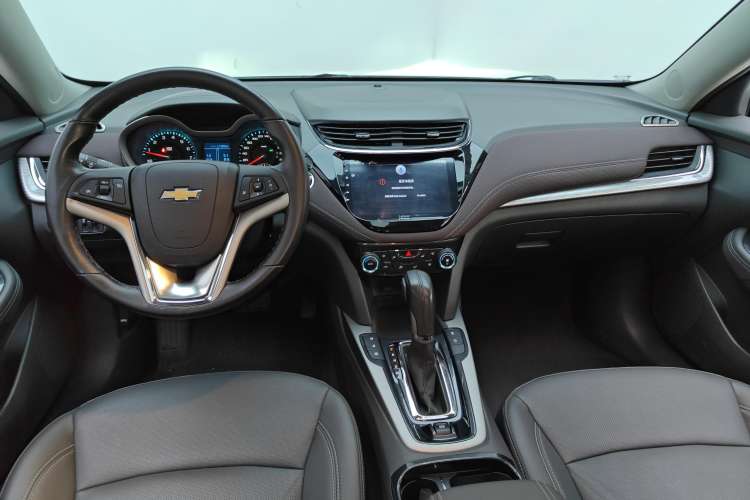 Used Chevrolet Malibu 2018 530T Automatic Fashion Edition Center Console