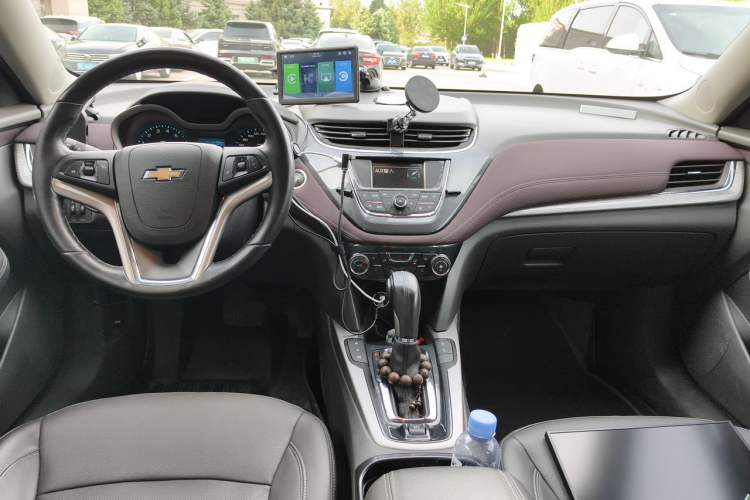 Used Chevrolet Malibu 2018 530T Automatic Fashion Edition Center Console