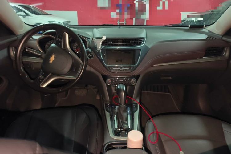 Used Chevrolet Malibu 2018 530T Automatic Luxury Edition Center Console
