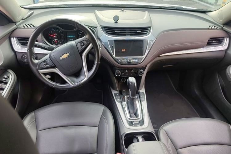 Used Chevrolet Malibu 2018 530T Automatic Luxury Edition Center Console