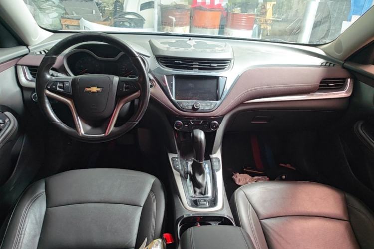 Used Chevrolet Malibu 2018 530T Automatic Luxury Edition Center Console