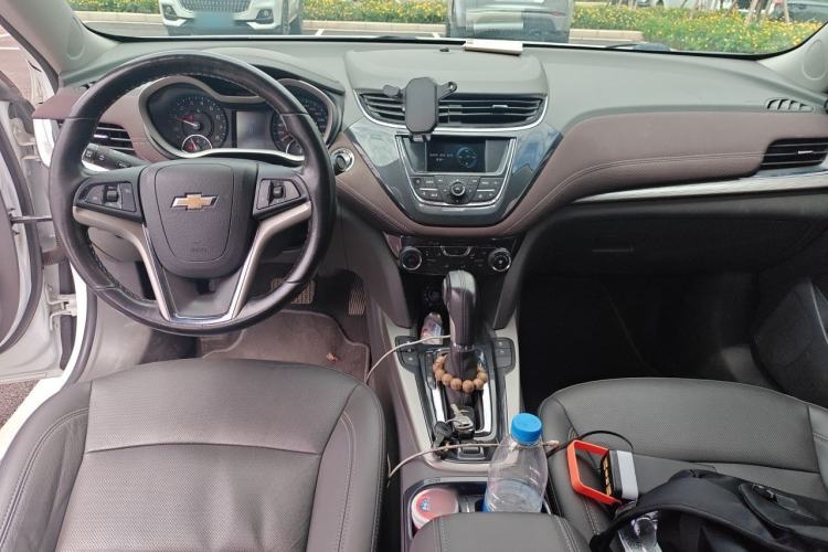 Used Chevrolet Malibu 2018 530T Automatic Fashion Edition Center Console