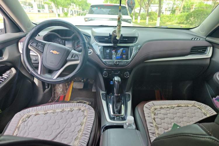 Used Chevrolet Malibu 2018 530T Automatic Luxury Edition Center Console