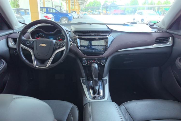 Used Chevrolet Malibu 2018 530T Automatic Luxury Edition Center Console