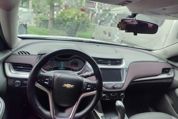 Used Chevrolet Malibu 2018 530T Automatic Luxury Edition Center Console