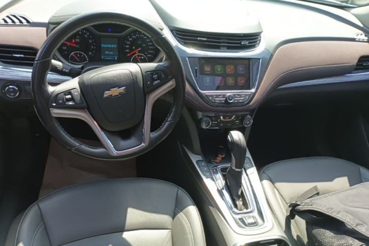 Used Chevrolet Malibu 2018 530T Automatic Luxury Edition Center Console