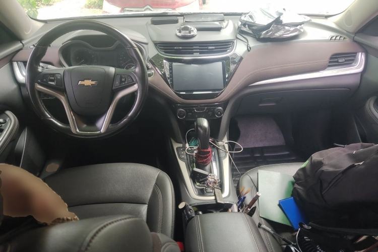 Used Chevrolet Malibu 2018 530T Automatic Fashion Edition Center Console