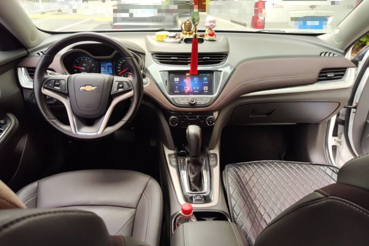 Used Chevrolet Malibu 2018 530T Automatic Luxury Edition Center Console