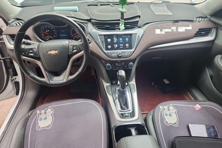 Used Chevrolet Malibu 2018 530T Automatic Luxury Edition Center Console