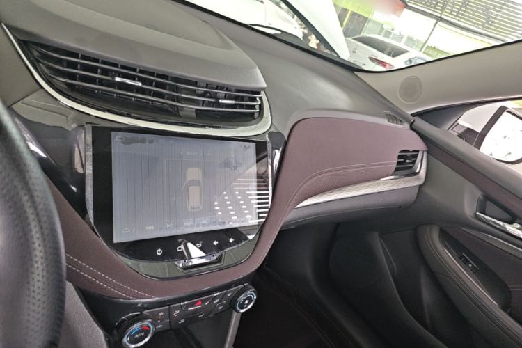 Used Chevrolet Malibu 2018 530T Automatic Fashion Edition Center Console