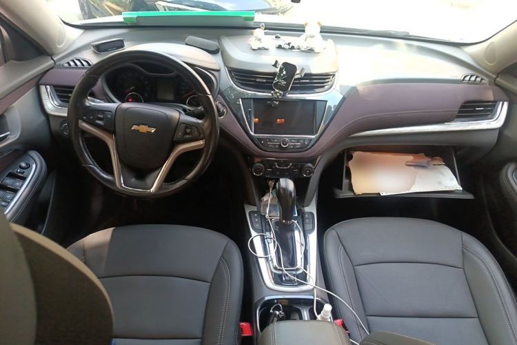 Used Chevrolet Malibu 2018 530T Automatic Luxury Edition Center Console