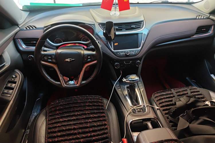 Used Chevrolet Malibu 2018 530T Automatic Luxury Edition Center Console