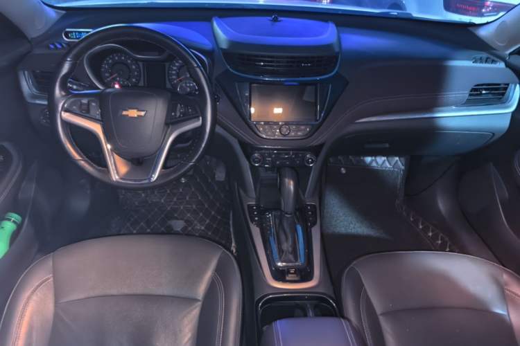 Used Chevrolet Malibu 2018 530T Automatic Luxury Edition Center Console