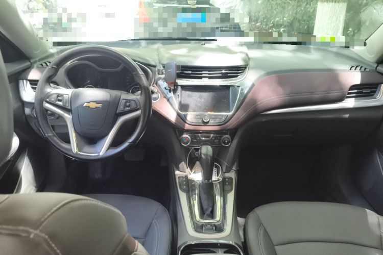 Used Chevrolet Malibu 2018 530T Automatic Luxury Edition Center Console
