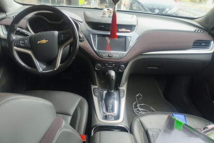 Used Chevrolet Malibu 2018 530T Automatic Luxury Edition Center Console